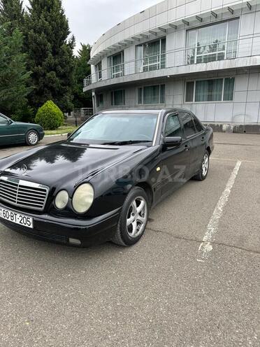 Mercedes E 200 1999, 232,535 km - 2.0 l - Ağstafa