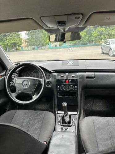 Mercedes E 200 1999, 232,535 km - 2.0 l - Ağstafa