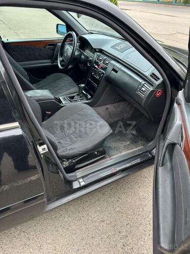 Mercedes E 200 1999, 232,535 km - 2.0 l - Ağstafa