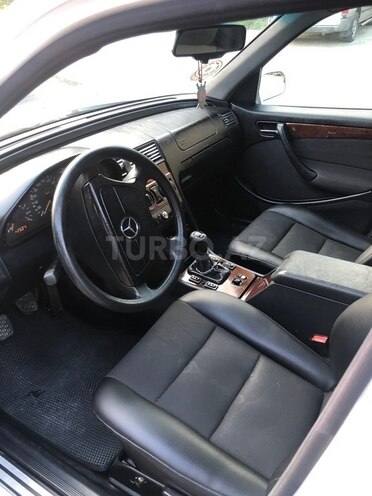 Mercedes C 180 1995, 514,000 km - 1.8 l - Naftalan