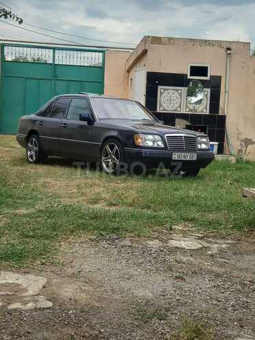 Mercedes E 220 1995, 351,050 km - 2.2 l - Bakı