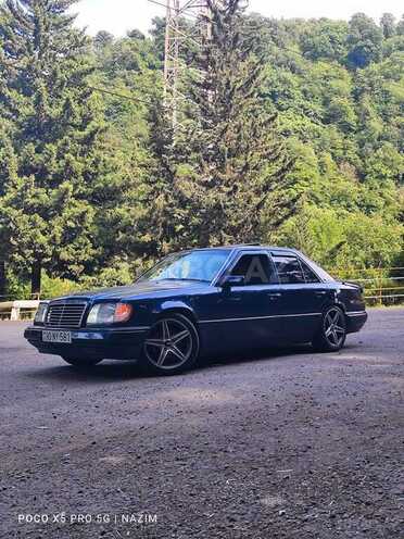 Mercedes E 220 1995, 351,050 km - 2.2 l - Bakı
