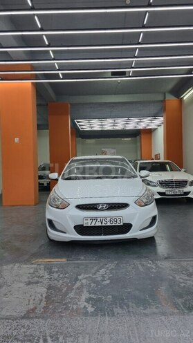 Hyundai Accent-1