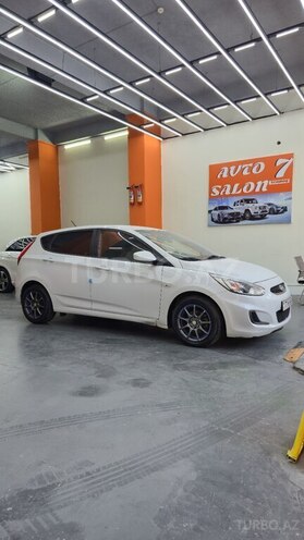 Hyundai Accent-5