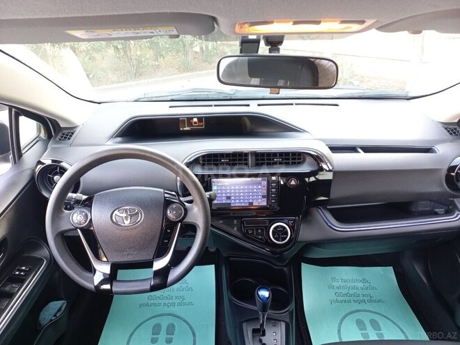 Toyota Aqua-16