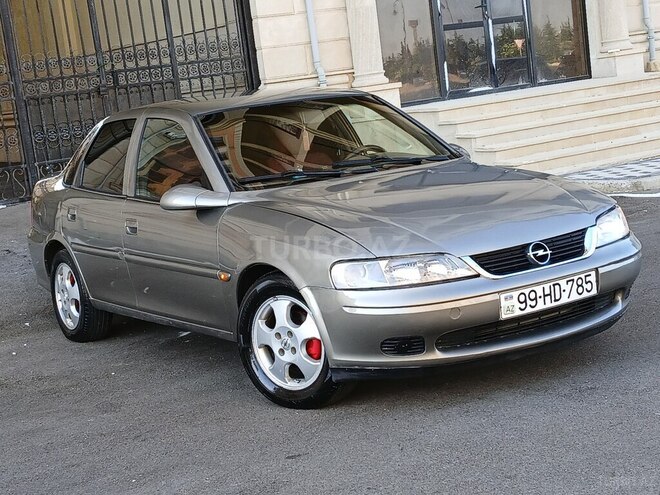 Opel Vectra-4