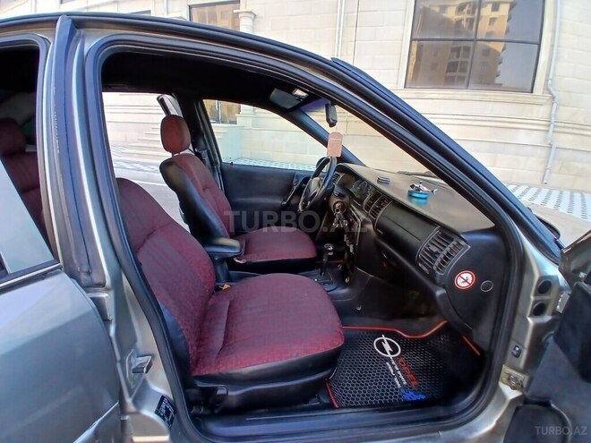 Opel Vectra-15