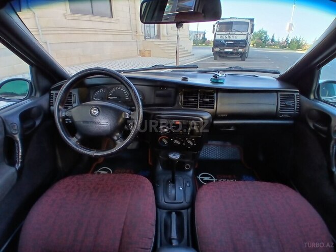 Opel Vectra-13