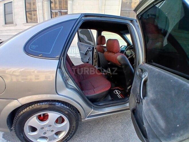 Opel Vectra-17