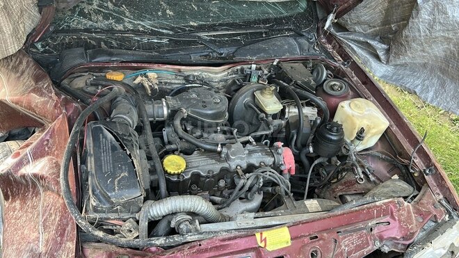 Opel Vectra 1993, 400,000 km - 1.8 l - Qusar