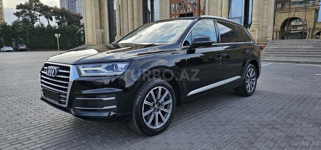 Audi Q7-3