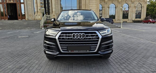 Audi Q7-1