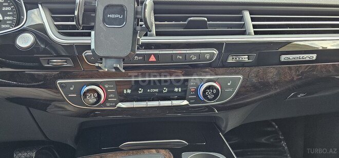 Audi Q7-11