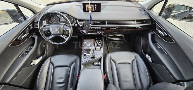 Audi Q7-16