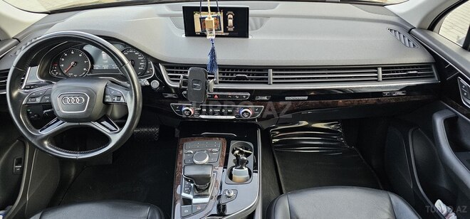 Audi Q7-15