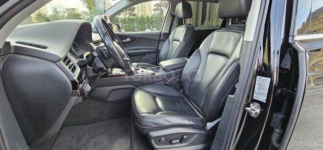Audi Q7-13