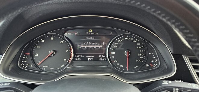 Audi Q7-9