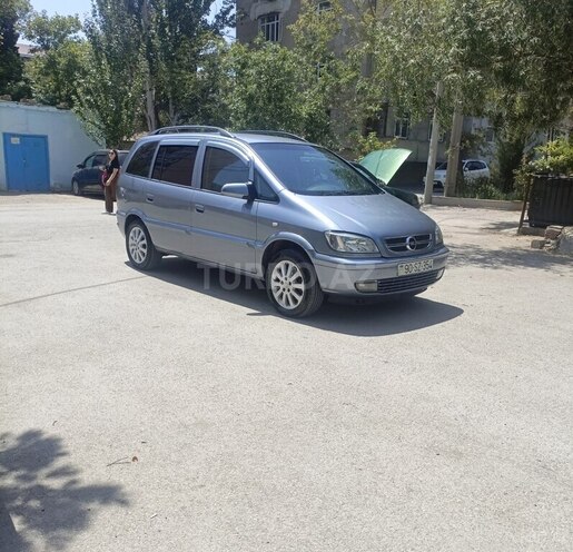 Opel Zafira-5