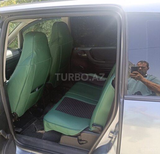 Opel Zafira-12