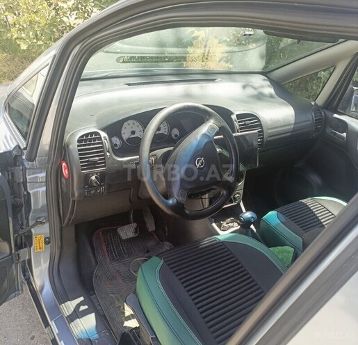 Opel Zafira-14