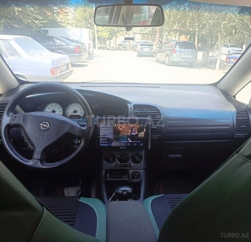 Opel Zafira-19