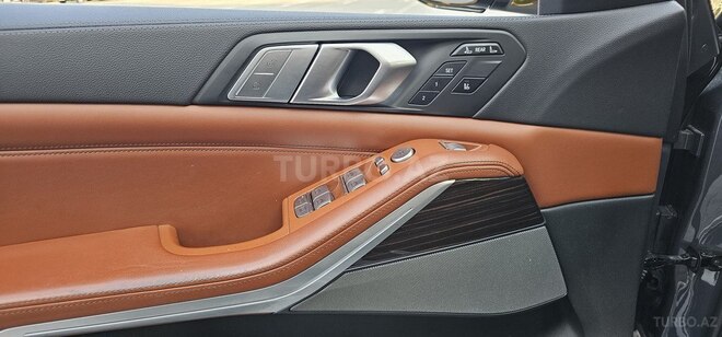 BMW X7-12