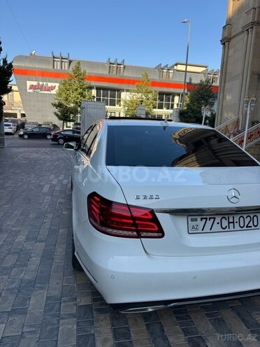 Mercedes E 250 2015, 261,000 km - 2.1 l - Bakı