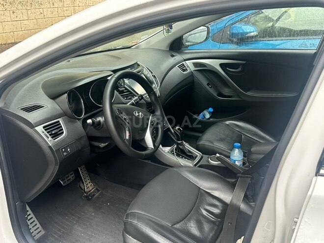 Hyundai Elantra 2015, 181,000 km - 1.8 l - Bakı