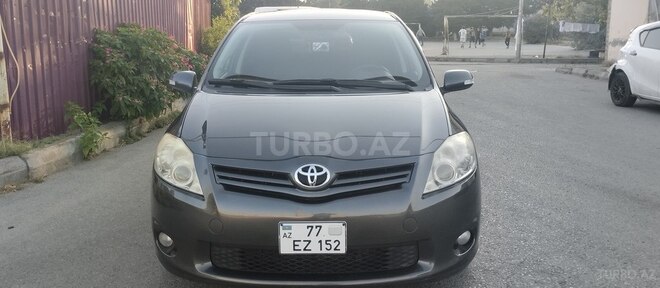 Toyota Auris 2011, 220,000 km - 1.4 l - Bakı