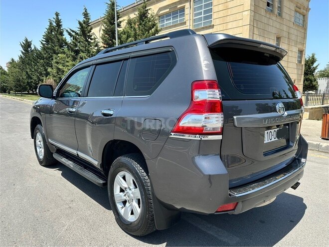 Toyota Land Cruiser Prado-8