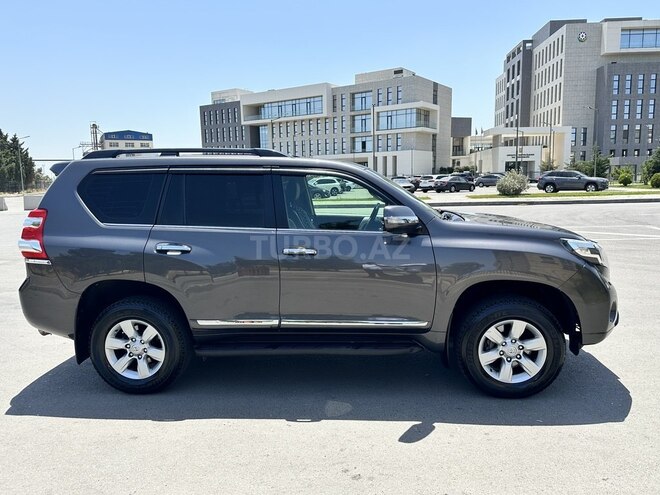 Toyota Land Cruiser Prado-5