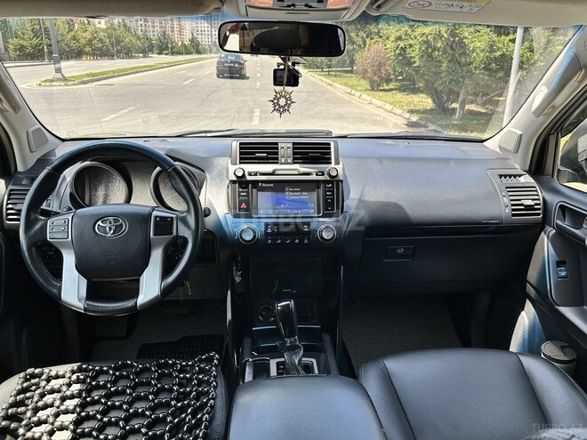 Toyota Land Cruiser Prado-10