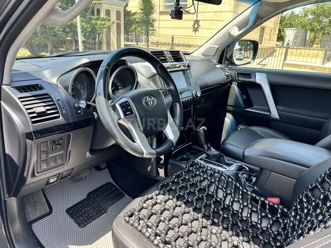 Toyota Land Cruiser Prado-9