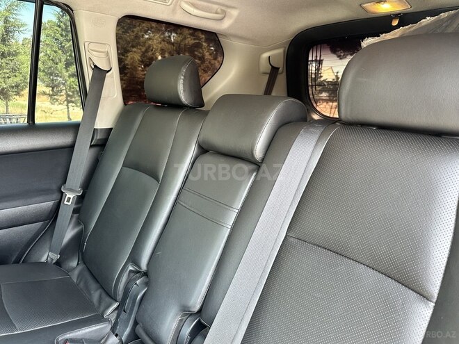 Toyota Land Cruiser Prado-12