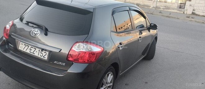 Toyota Auris 2011, 220,000 km - 1.4 l - Bakı