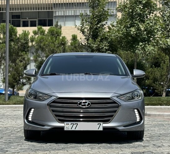 Hyundai Elantra-1
