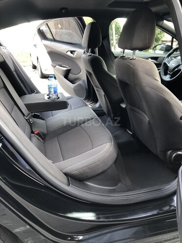 Chevrolet Cruze-13
