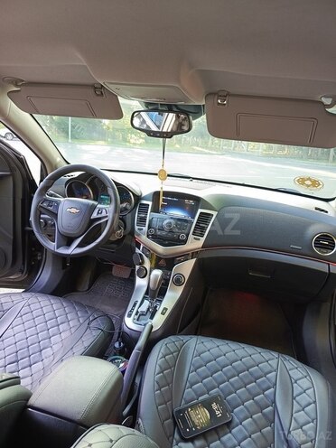 Chevrolet Cruze-12