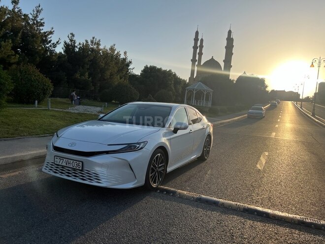 Toyota Camry-5