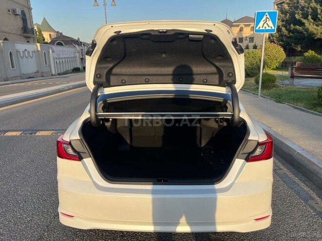 Toyota Camry-15