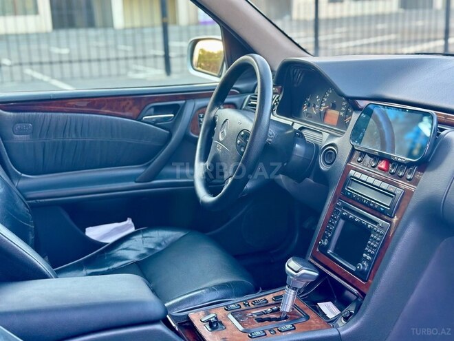 Mercedes E 240 1997, 254,518 km - 2.4 l - Sumqayıt