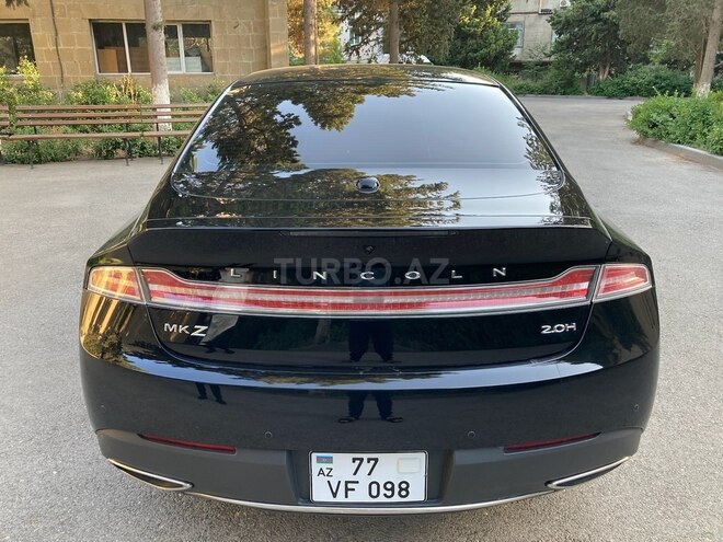 Lincoln MKZ-3