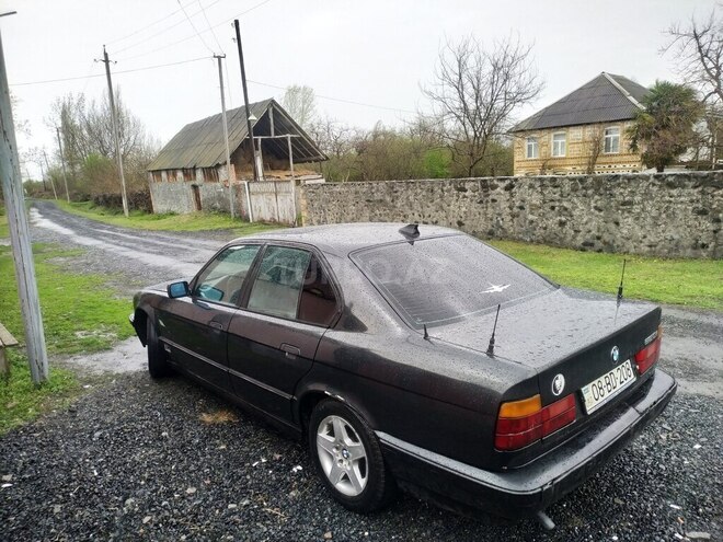 BMW 520 1992, 58,000 km - 2.5 l - Zaqatala