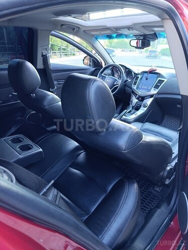 Chevrolet Cruze-16