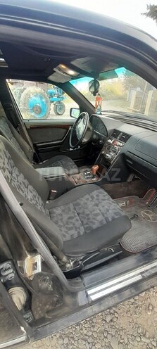 Mercedes C 220 1996, 482,000 km - 2.2 l - Saatlı
