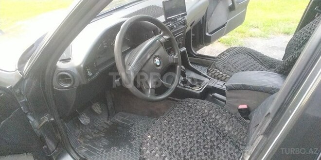 BMW 520 1992, 58,000 km - 2.5 l - Zaqatala