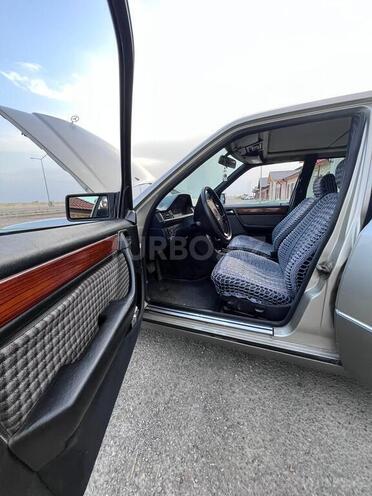Mercedes E 200 1994, 450,639 km - 2.0 л - Ucar