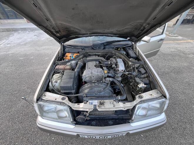 Mercedes E 200 1994, 450,639 km - 2.0 л - Ucar