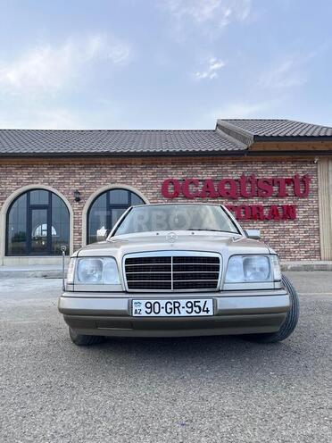 Mercedes E 200 1994, 450,639 km - 2.0 л - Ucar