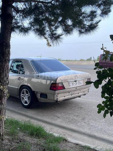 Mercedes E 200 1994, 450,639 km - 2.0 л - Ucar